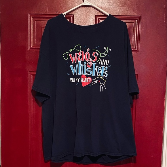Gildan Pet Shirt Short Sleeve“Wags And Whiskers Fill My Heart” Size 3XL - Picture 1 of 11
